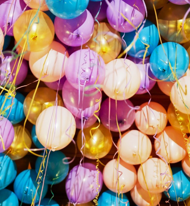 100'lü Renkli Uçan Balon Demeti